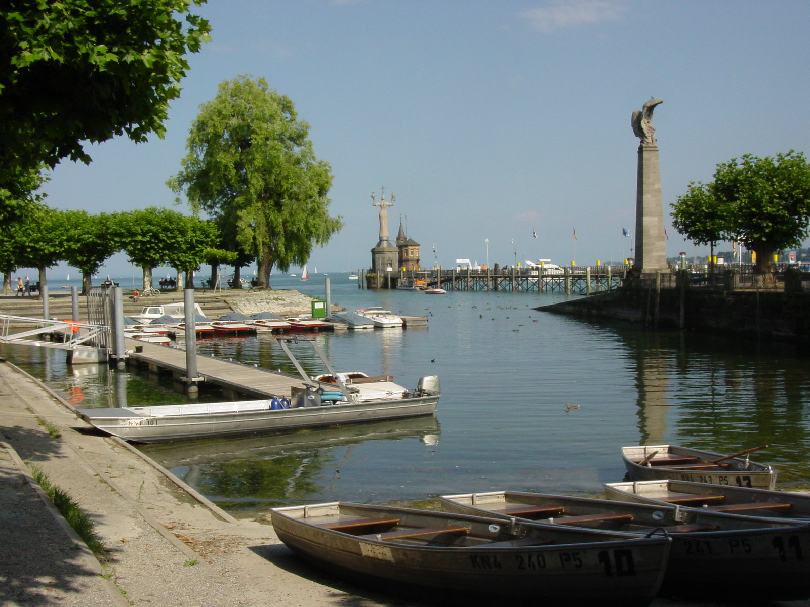 Konstanz harbour File:JezioroBodenskie-Konstanca.jpg